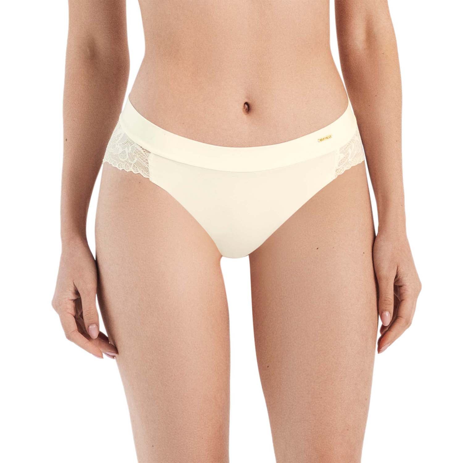PANTY CON ENCAJE EN POSTERIOR VAINILLA