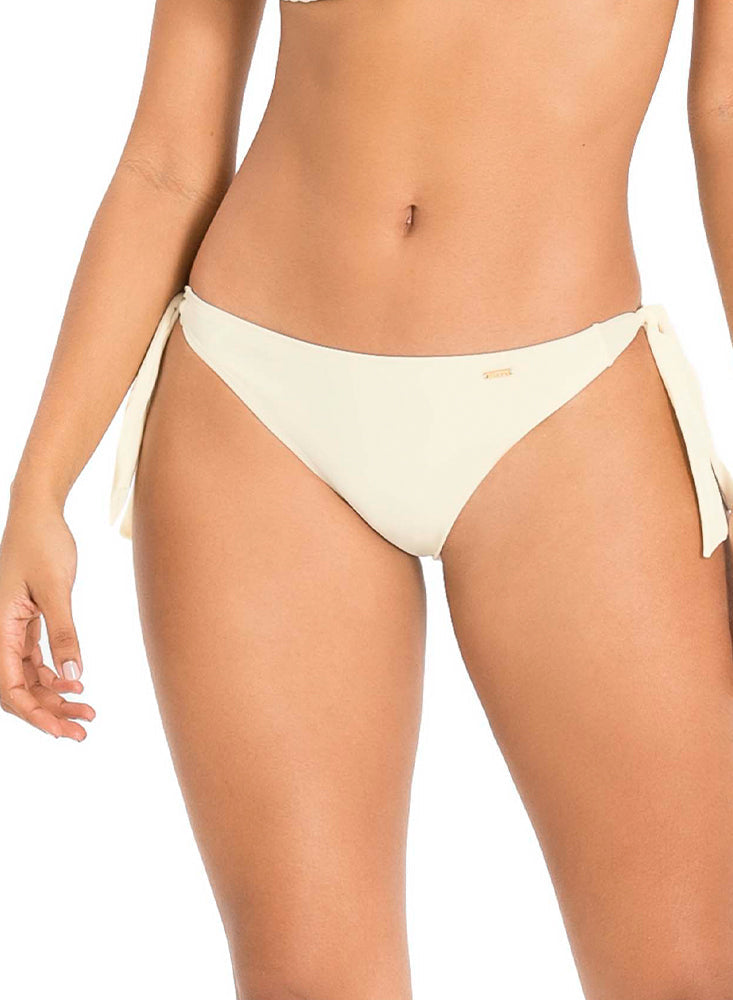PANTY DE VESTIDO DE BAÑO CON RECOGIDO EN POSTERIOR VAINILLA FONDO ENTERO