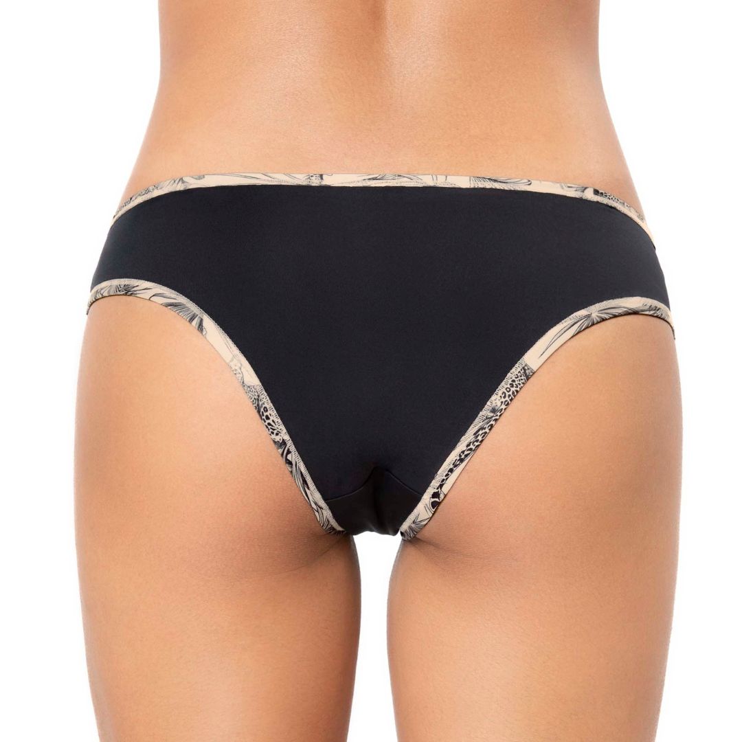 PANTY CON SESGOS EN PIERNA Y CINTURA