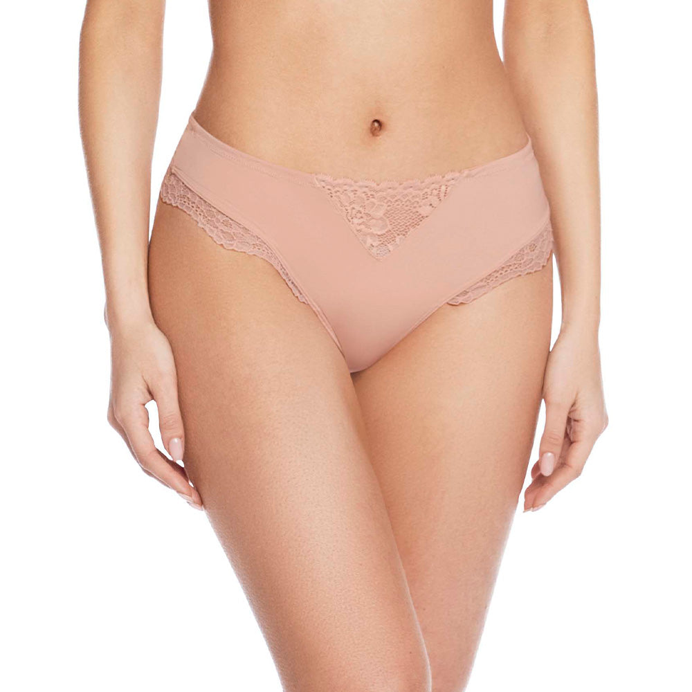BRASILERA CON DETALLES EN ENCAJE VAINILLA