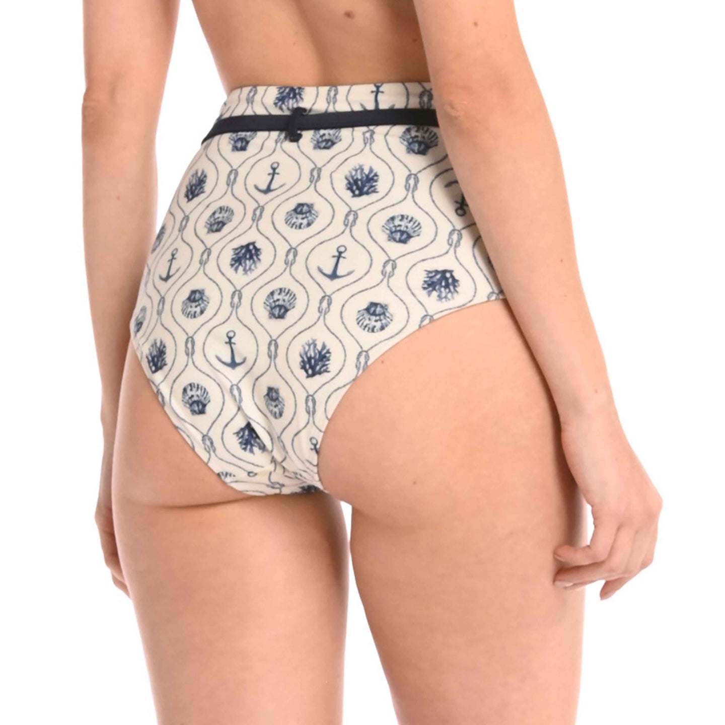 PANTY DE VESTIDO DE BAÑO CON CINTURÓN DECORATIVO